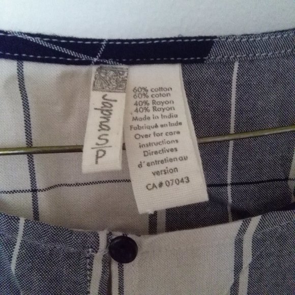 Plaid Blouse - Picture 2 of 3